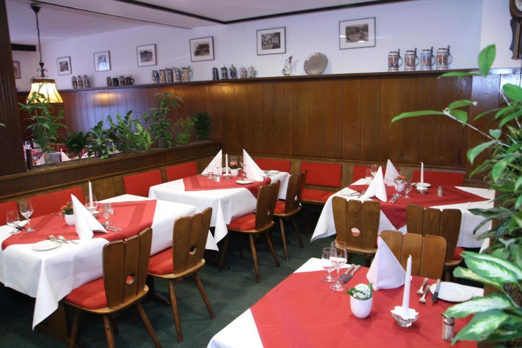 לוראך Gasthaus Zum Kranz מראה חיצוני תמונה