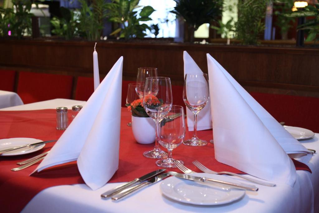 לוראך Gasthaus Zum Kranz מראה חיצוני תמונה