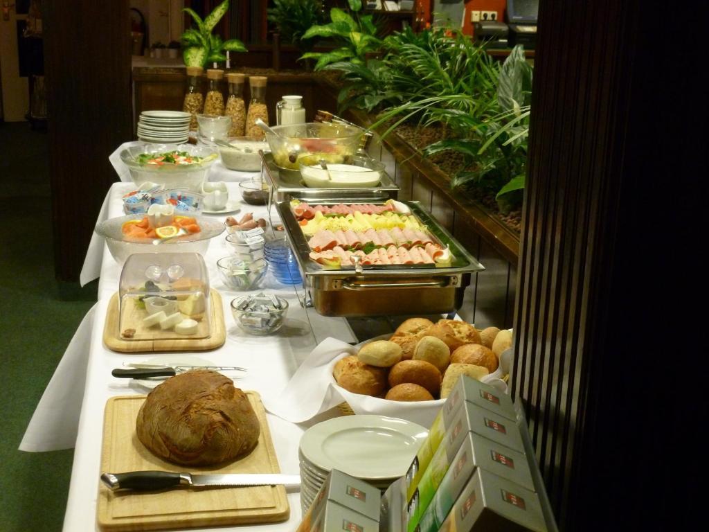 לוראך Gasthaus Zum Kranz מראה חיצוני תמונה