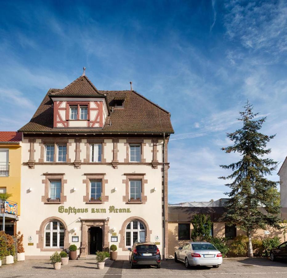 לוראך Gasthaus Zum Kranz מראה חיצוני תמונה